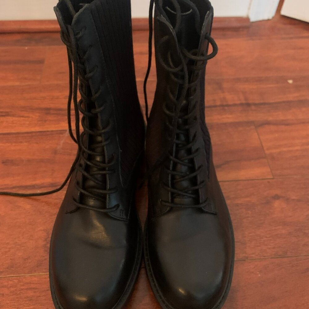 Charles David Black combat boots size 7.5 - Picture 2 of 5